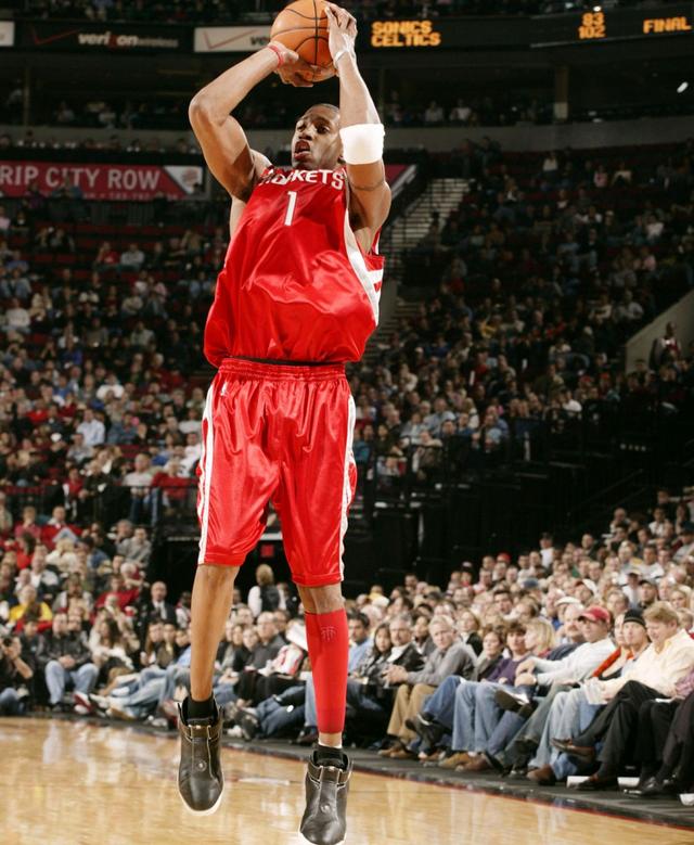 官方：恰尔汗奥卢手腕受伤退出土耳其大名单，不会出战西班牙（土耳其队官宣：恰尔汗奥卢因腕伤退队，无缘战西班牙）