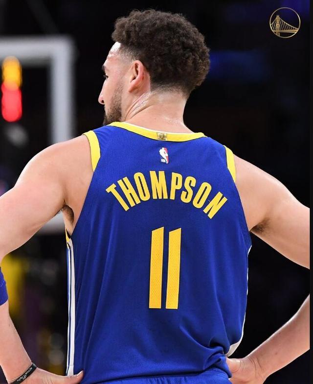 累计三黄停赛，亚马尔将缺席下一轮欧冠客战布拉格斯拉维亚（亚马尔因累积三黄停赛，将缺席下轮欧冠客场对阵布拉格斯拉维亚）