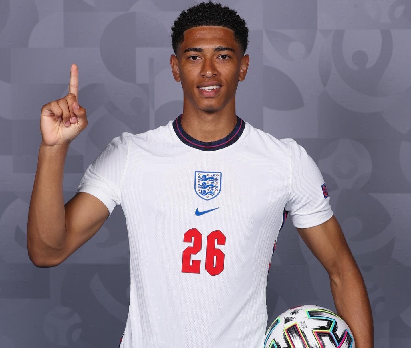 巴萨官方：佩德里肌肉不适，保险起见将无缘对阵黄潜（巴萨官宣：佩德里肌肉不适，谨慎起见缺席对阵黄潜）