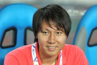 国家德比维尼修斯不满被换后，阿隆索让米利唐去跟他谈谈（国家德比维尼修斯对被换下不满，阿隆索指派米利唐上前沟通）