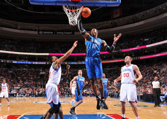 萨里：建议把VAR设备放的离替补席远一点，裁判需要冷静判断（萨里建议将VAR设备远离替补席，裁判需在冷静环境中判罚）