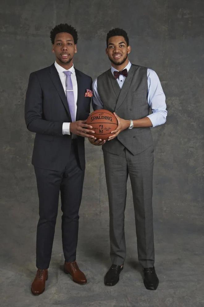 官方：恰尔汗奥卢手腕受伤退出土耳其大名单，不会出战西班牙（土耳其队官宣：恰尔汗奥卢手腕受伤退队，缺席与西班牙之战）