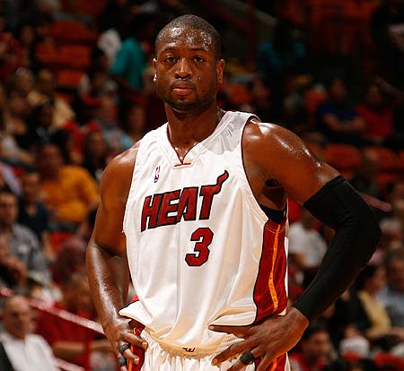 体育精神，霍伊伦祝贺麦克托米奈和苏格兰晋级世界杯（霍伊伦致贺麦克托米奈与苏格兰晋级世界杯，诠释体育精神）