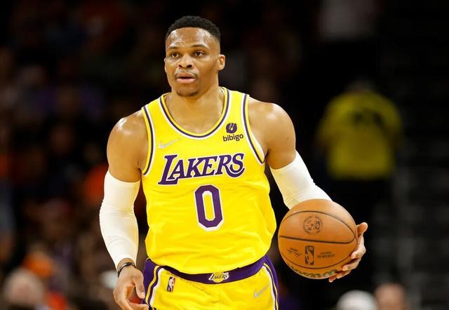 2025-26橄榄球挑战杯R1酋长战胜猎豹（橄榄球挑战杯2025-26赛季首轮：酋长击败猎豹）