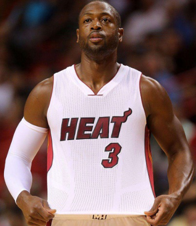 克罗斯晒2026年世界杯德国战袍：这件球衣确实很有吸引力（克罗斯展示2026世界杯德国队新球衣：确实颇具吸引力）