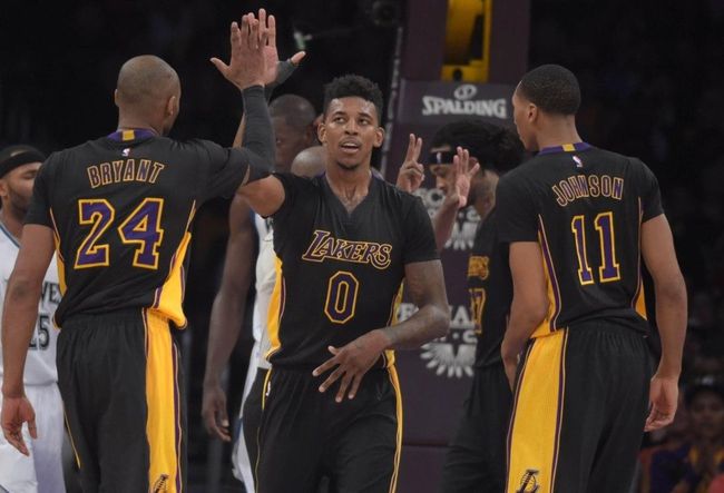 斯卢茨基：与广岛一战势均力敌，虽未取胜但对比赛质量满意（斯卢茨基：对阵广岛不落下风，虽未能取胜仍满意比赛水准）