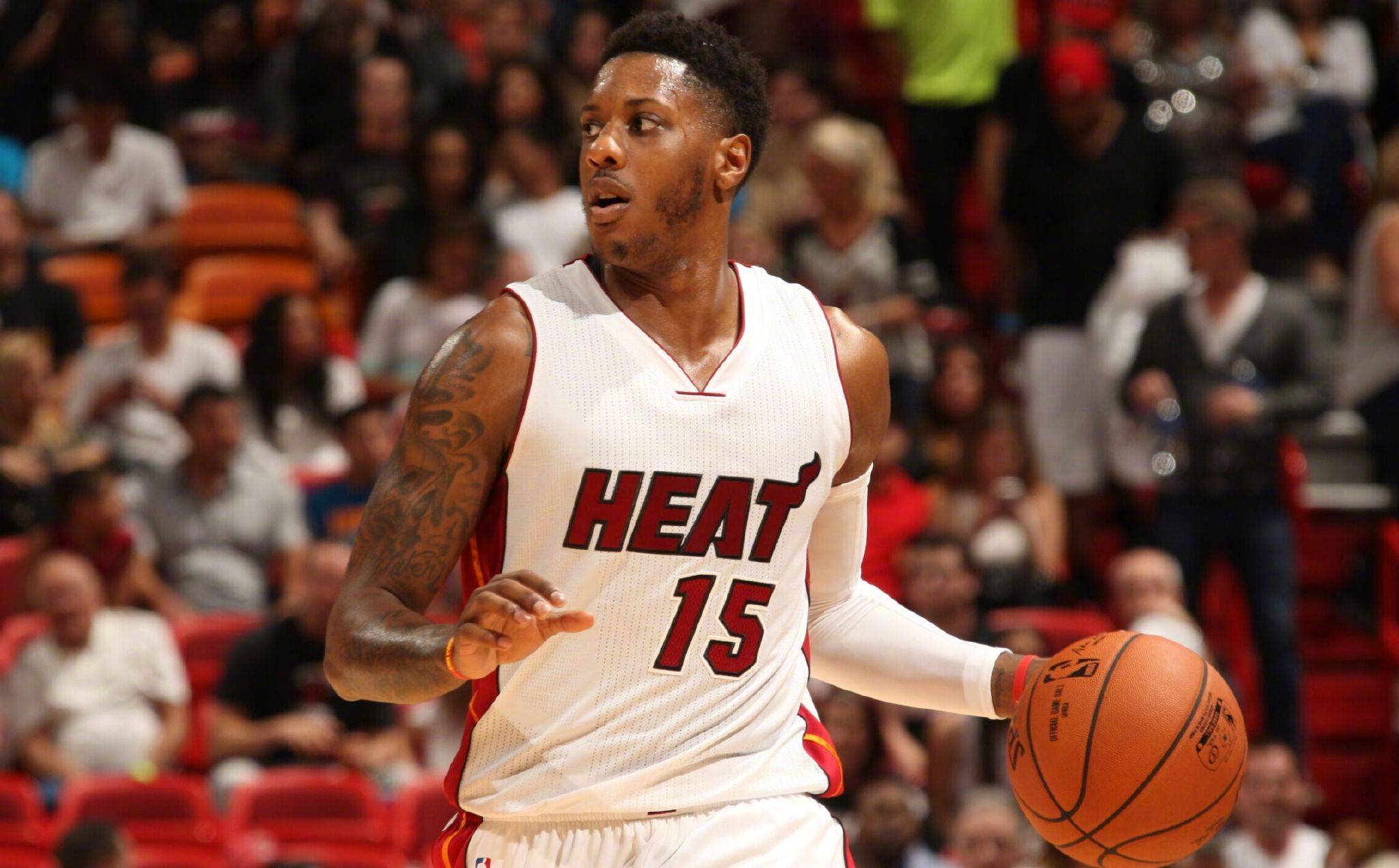 内马尔：我膝盖受伤就被批评酗酒爱玩，罗德里也为此艰难恢复（内马尔：膝伤后被质疑酗酒爱玩，罗德里也经历艰难恢复）