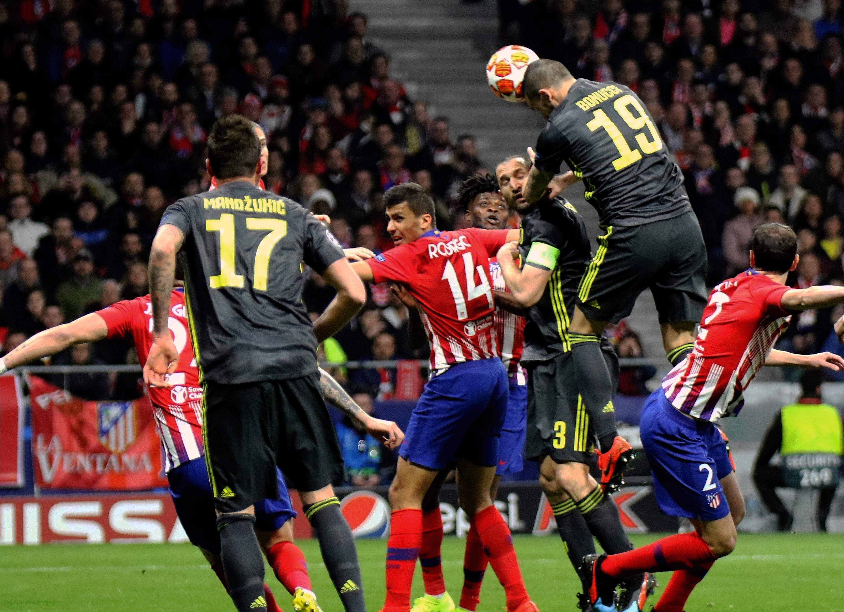 凯尔：阿德耶米被换下完全合理；他今天的行为不对，会被罚款（凯尔：阿德耶米被换下理所应当；他今日举动不当，将遭罚款）