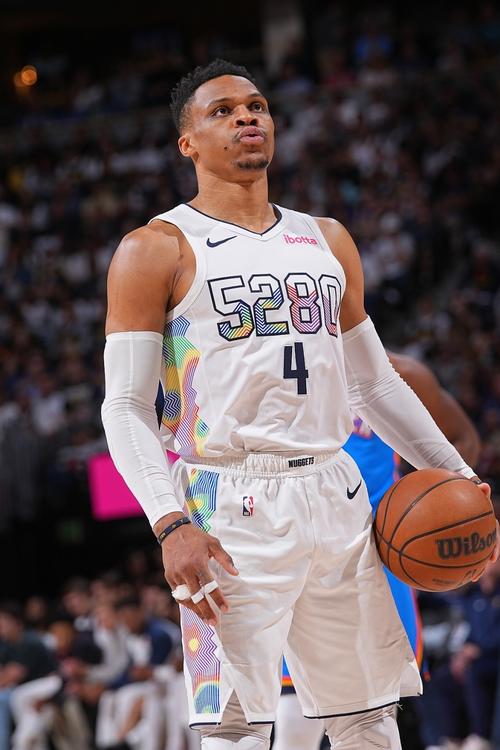 巴媒：奥斯卡近期饱受伤病困扰，他正考虑与圣保罗解约并退役（巴媒称奥斯卡伤病缠身，正考虑与圣保罗解约并选择退役）